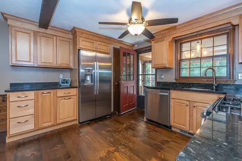 64 Ash St, Townsend, MA 01469 photo 3