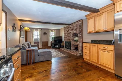64 Ash St, Townsend, MA 01469 photo 4