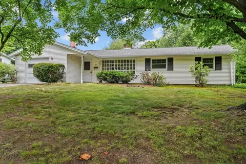32 Prior Dr, Framingham, MA 01701
