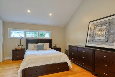 Bedroom - 9 Stonecleve Rd, Wellesley, MA 02482 photo 3 of 5