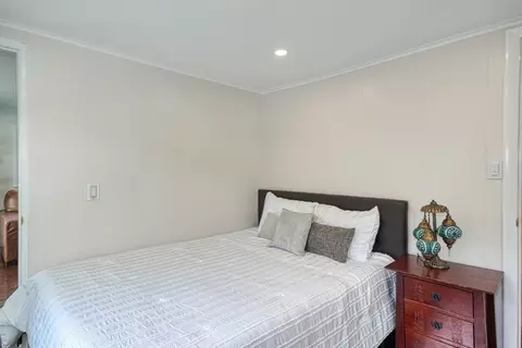 Bedroom - 9 Stonecleve Rd, Wellesley, MA 02482 photo 1 of 5