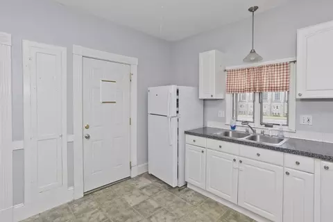 407-409 Sumner Ave, Springfield, MA 01108 photo 7