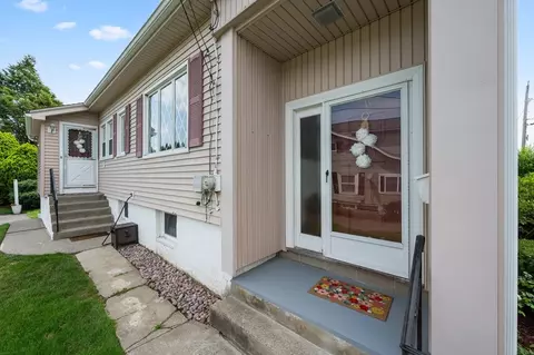 34 Rollinson Rd, Worcester, MA 01606 photo 3