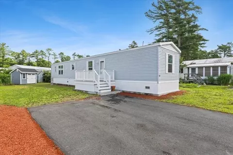 132 Queen Dr, Wareham, MA 02576 photo 2