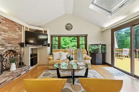82 High St, Acton, MA 01720 photo 3