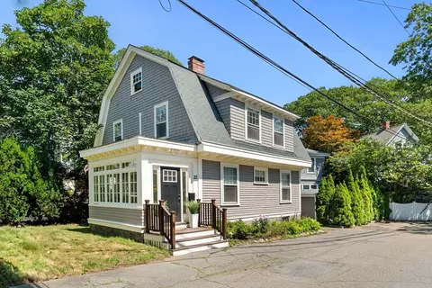 22 Hardy Rd, Swampscott, MA 01907