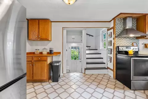 Entry Way - 108 Needham St, Dedham, MA 02026 photo 2 of 3