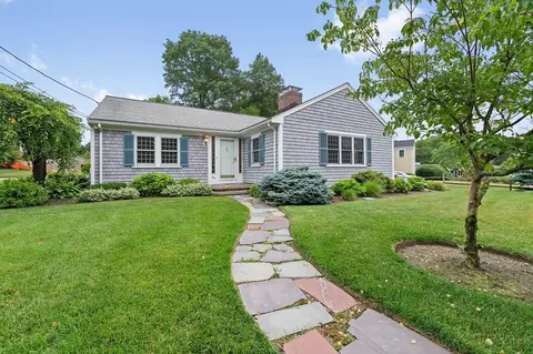 68 Gloucester Rd, Westwood, MA 02090