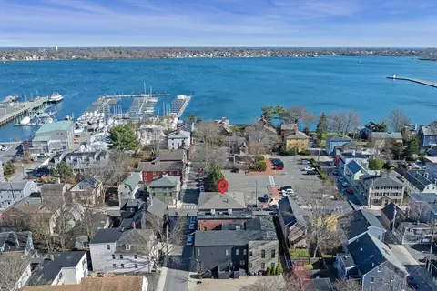 114 Derby St #2, Salem, MA 01970