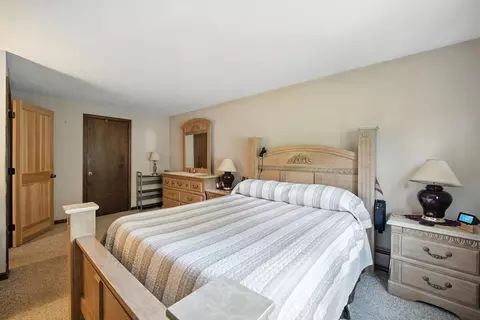 331 Parkerview St, Springfield, MA 01129 photo 18