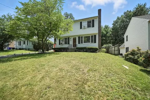 331 Parkerview St, Springfield, MA 01129