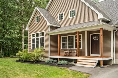 33 Massapoag Way, Dunstable, MA 01827 photo 2