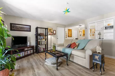 20 Colonial Dr #11, Andover, MA 01810