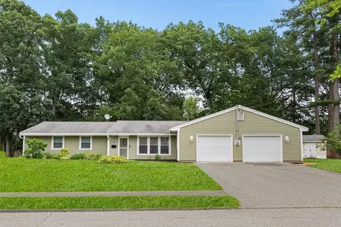 18 Lisburn St, Peabody, MA 01960