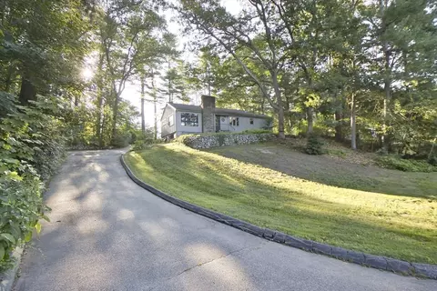 23 Cross St, Medfield, MA 02052