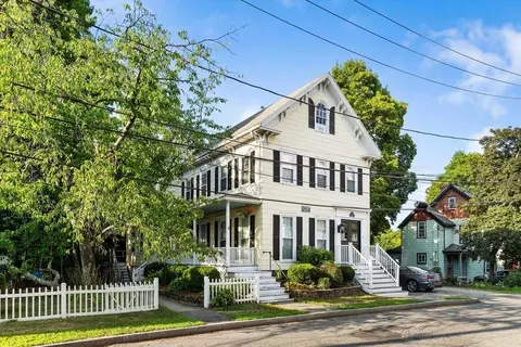 Exterior - 22 Union St #3, Reading, MA 01867 photo 3 of 8