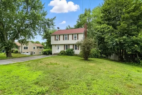 41 Quincy St, Holbrook, MA 02343
