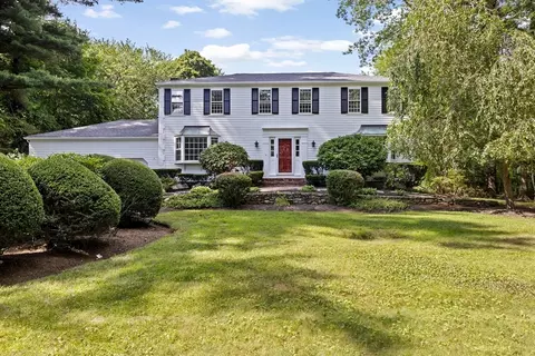 16 Liberty Rd, Hingham, MA 02043