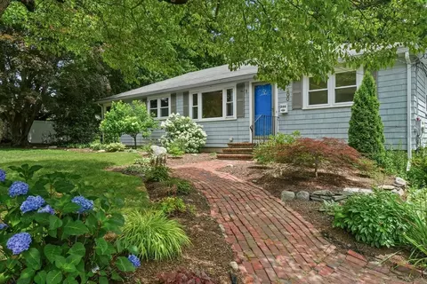 Exterior - 200 Edgewater Dr, Framingham, MA 01702 photo 2 of 9
