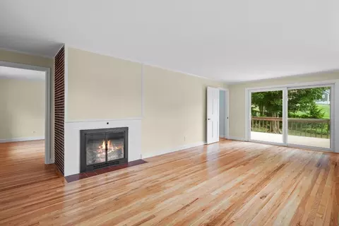 Living - 200 Edgewater Dr, Framingham, MA 01702 photo 1 of 4