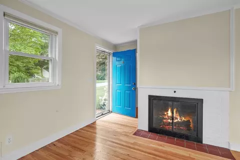Entry Way - 200 Edgewater Dr, Framingham, MA 01702 photo 1 of 3