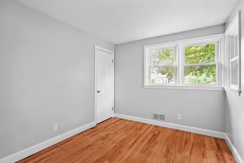 Bedroom - 200 Edgewater Dr, Framingham, MA 01702 photo 7 of 8
