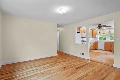 Living - 200 Edgewater Dr, Framingham, MA 01702 photo 4 of 4