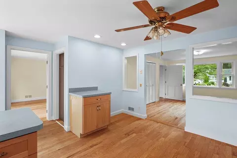 Entry Way - 200 Edgewater Dr, Framingham, MA 01702 photo 2 of 3