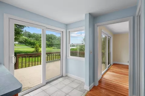 Entry Way - 200 Edgewater Dr, Framingham, MA 01702 photo 3 of 3