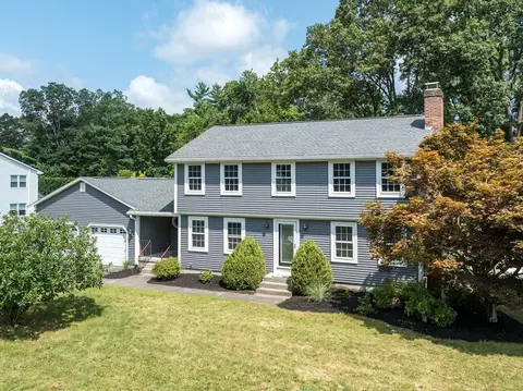 13 Golden Dr, Easthampton, MA 01027 photo 2