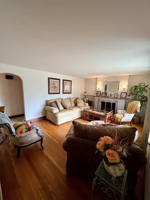 183 Orient St, Worcester, MA 01604 photo 9