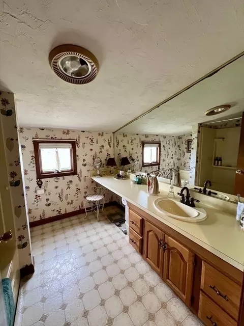 183 Orient St, Worcester, MA 01604 photo 19