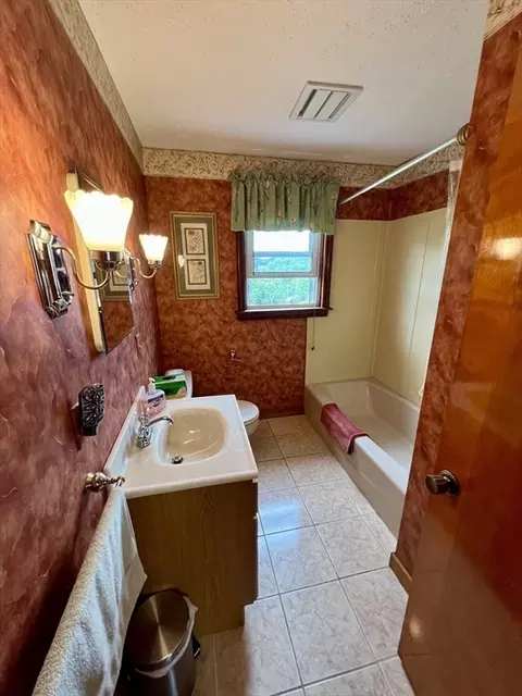 183 Orient St, Worcester, MA 01604 photo 16