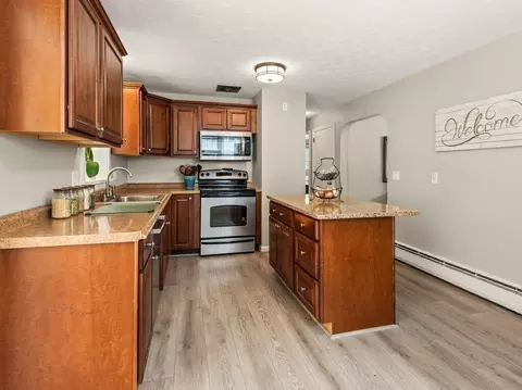 Kitchen - 27 Whitla Dr, Worcester, MA 01604 photo 3 of 4