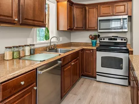 Kitchen - 27 Whitla Dr, Worcester, MA 01604 photo 2 of 4