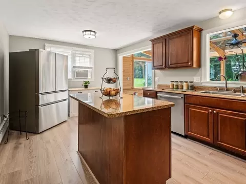 Kitchen - 27 Whitla Dr, Worcester, MA 01604 photo 1 of 4
