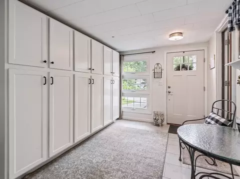 Entry Way - 27 Whitla Dr, Worcester, MA 01604 photo 2 of 3
