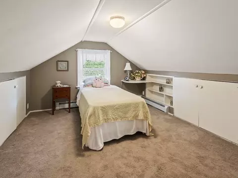 Bedroom - 27 Whitla Dr, Worcester, MA 01604 photo 4 of 4