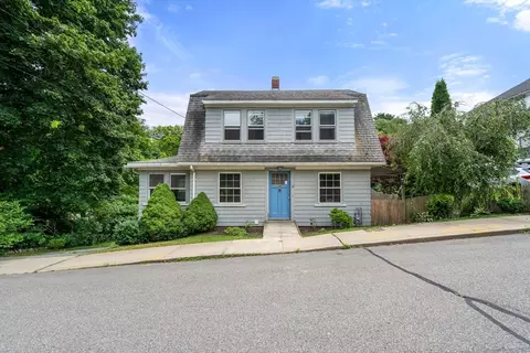 4 Brookside Ave, Plymouth, MA 02360