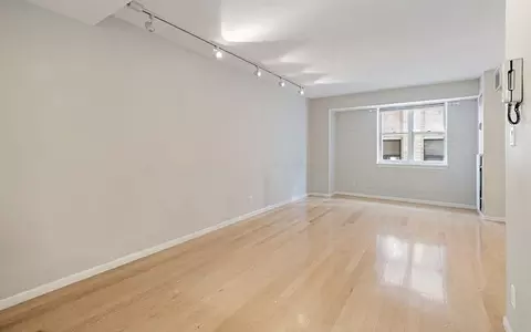 170 Tremont St #905, Boston, MA 02111