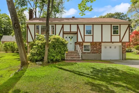 6 Liberty St, Andover, MA 01810