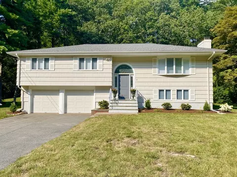 12 Rolling Ln, Wayland, MA 01778