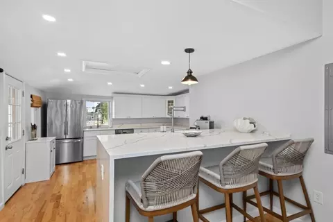 117 Hampton Cir, Hull, MA 02045 photo 4