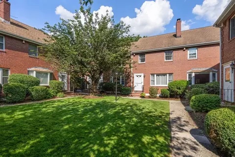224 Park St #C10, Stoneham, MA 02180