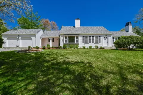 89 Front St, Marion, MA 02738