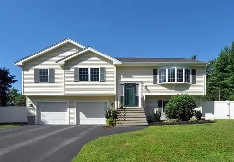 1 Ture Ln, Holbrook, MA 02343