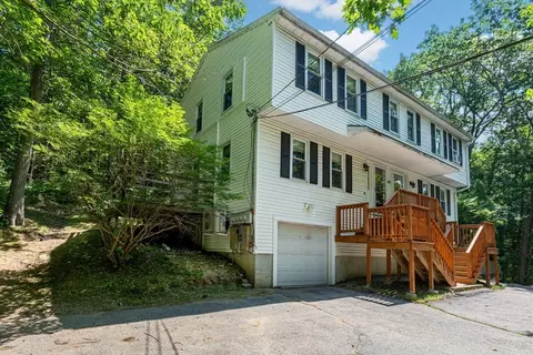 54 Noyes Rd #B, Londonderry, NH 03053