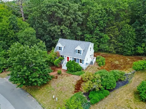 21 Burnside Ln, Merrimac, MA 01860