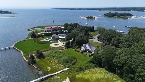 160 Allens Point Rd, Marion, MA 02738