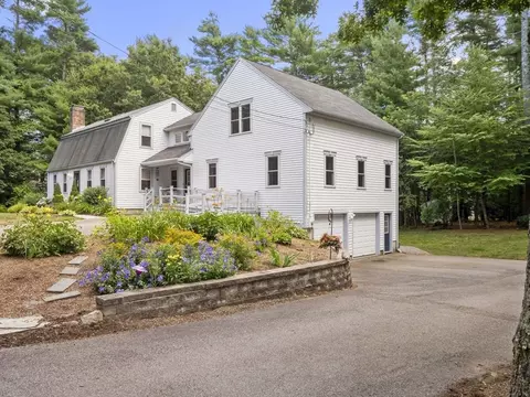 131 East St, Duxbury, MA 02332